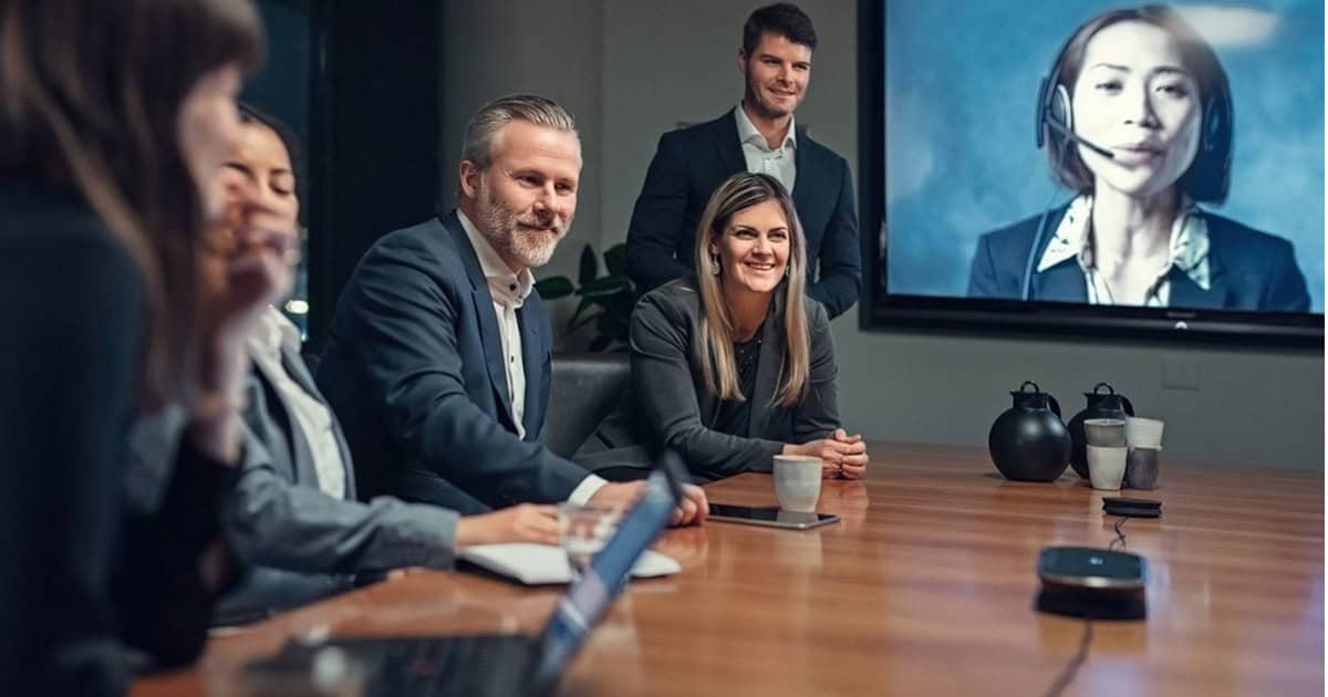 vergadermicrofoon in hybride meeting